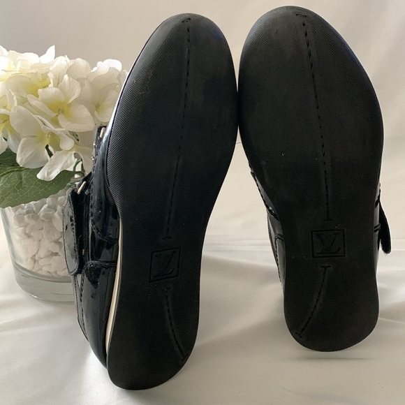 LOUIS VUITTON Black Patent Leather Trainers - Picture 15 of 16